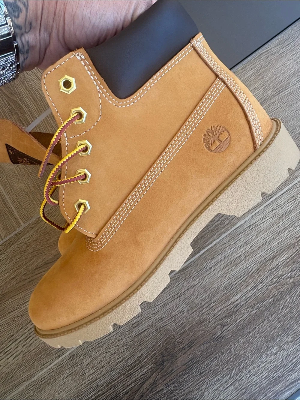 Timberland Kids' Classic Wheat Nubuck Boots size 3 Little Kids NWOT